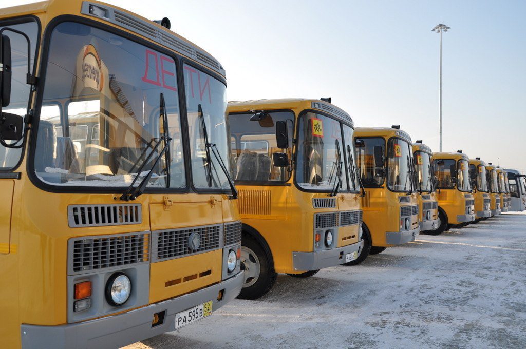 Красбус красноярск. Школьный автобус Красноярск. Автобусный парк Красноярск. Школьный автобус 90. Автопарк автобусов Красноярск.