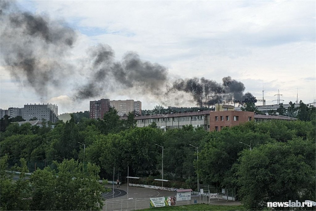 Что горит в октябрьском районе сейчас. Горящая подстанция. Пожар на подстанции в Красноярске.