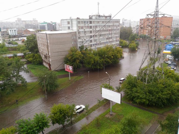 Три дождя красноярск. В Красноярске дождь идет.