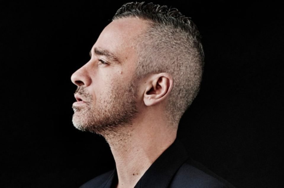 Eros ramazzotti che. Eros Ramazzotti. Рамазотти фото сейчас. Эрос Рамазотти в первом турне. Рамазотти слушать.