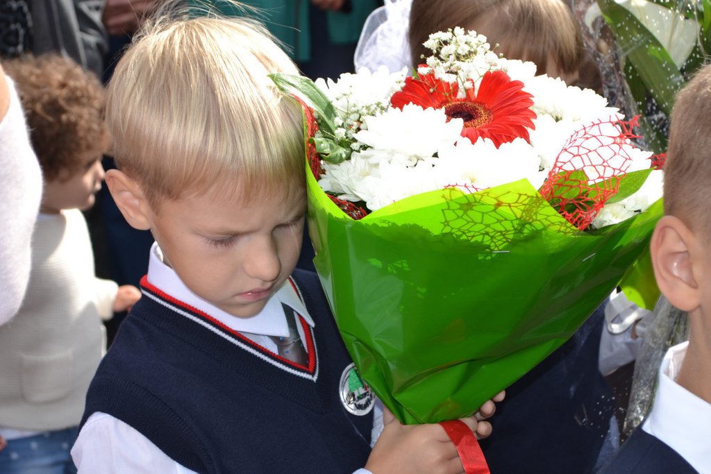 Школа 5 красноярск. Сибирский школьник. Мальчик ученик имя. Школа 2809. Школьники готовят Красноярск.